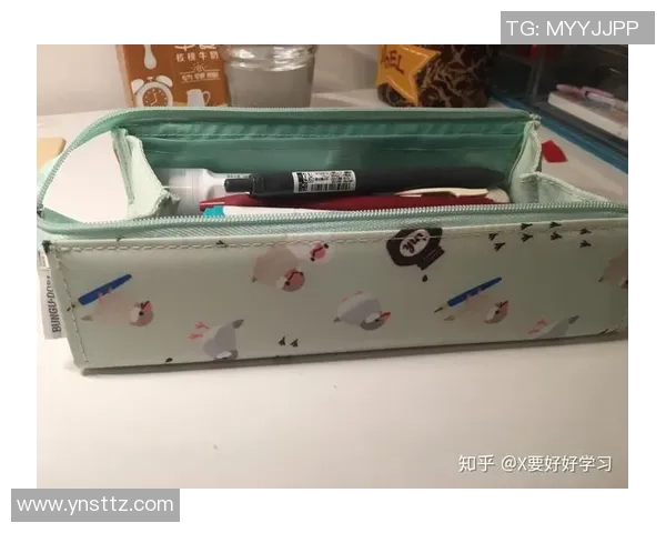 创意手工教程教你打造个性足球球星笔袋,轻松动手制作专属文具包 创意手工教程教你打造个性足球球星笔袋,轻松动手制作专属文具包