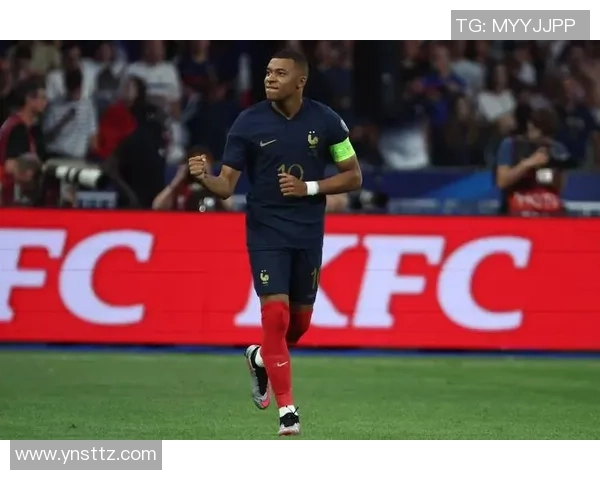 法国足球三大球星解析：姆巴佩、格列兹曼与博格巴的传奇故事