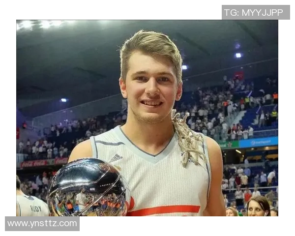 聚焦加拿大足球球星成长历程与国际赛场辉煌成就