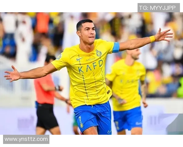 足球巨星几岁出道及成长历程揭秘全面解析他的辉煌之路